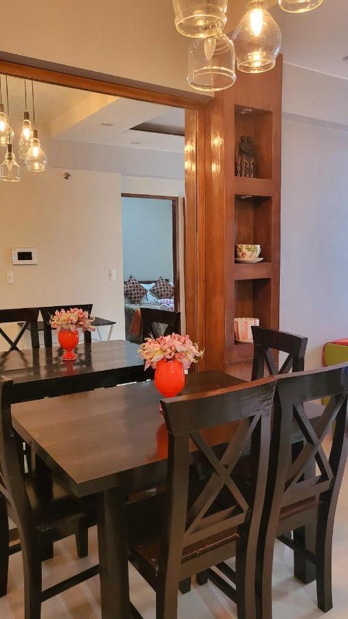 One Palm Tree Villas Condominium - Studio 10O With Balcony - Across Terminal 3 Airport Manila Exterior photo