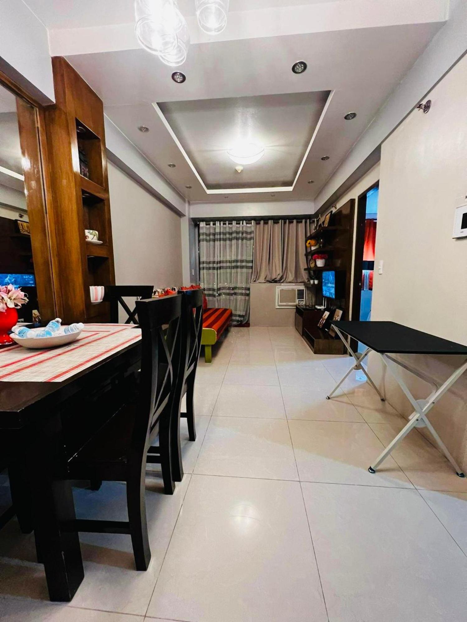 One Palm Tree Villas Condominium - Studio 10O With Balcony - Across Terminal 3 Airport Manila Exterior photo