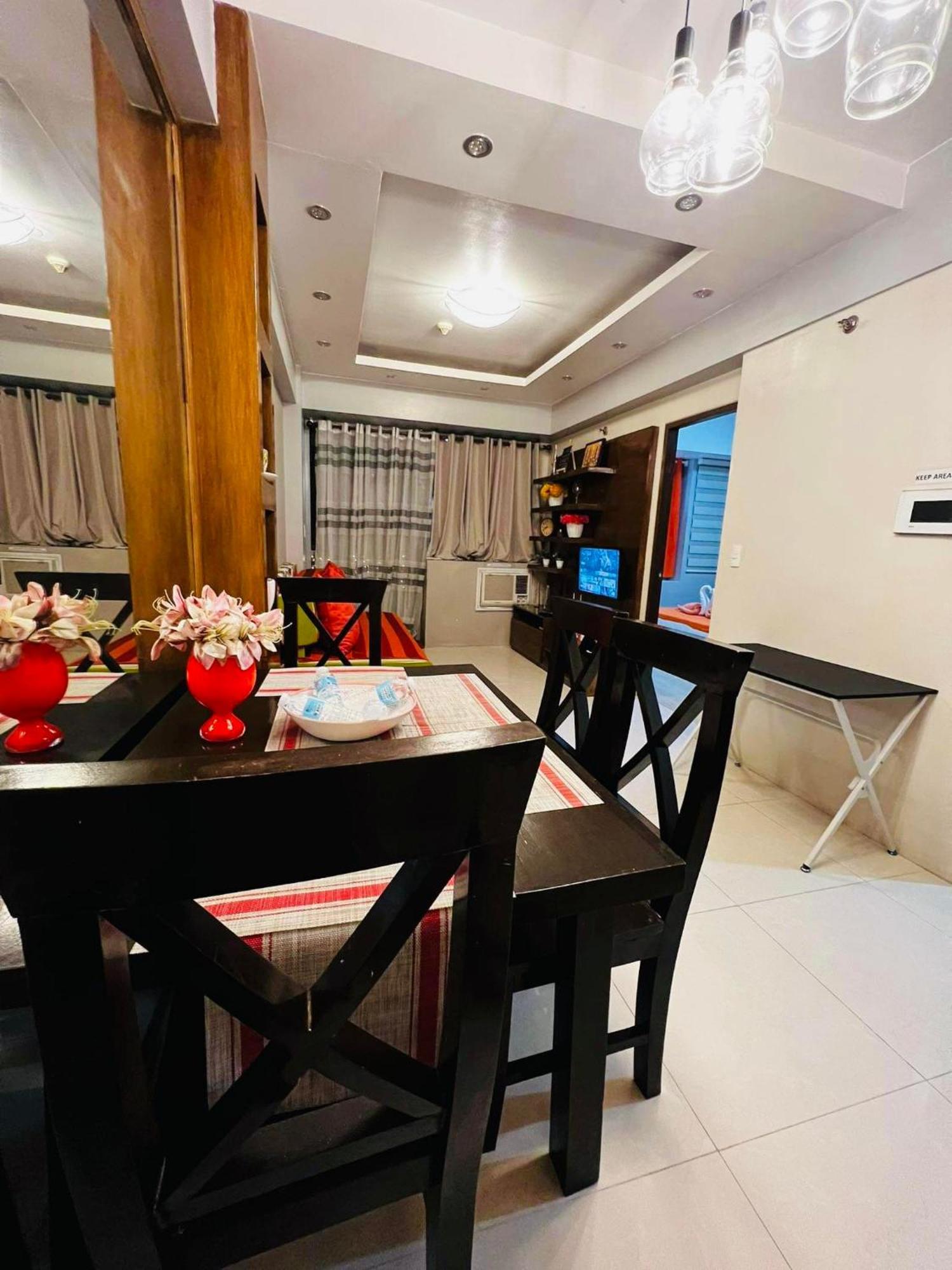 One Palm Tree Villas Condominium - Studio 10O With Balcony - Across Terminal 3 Airport Manila Exterior photo
