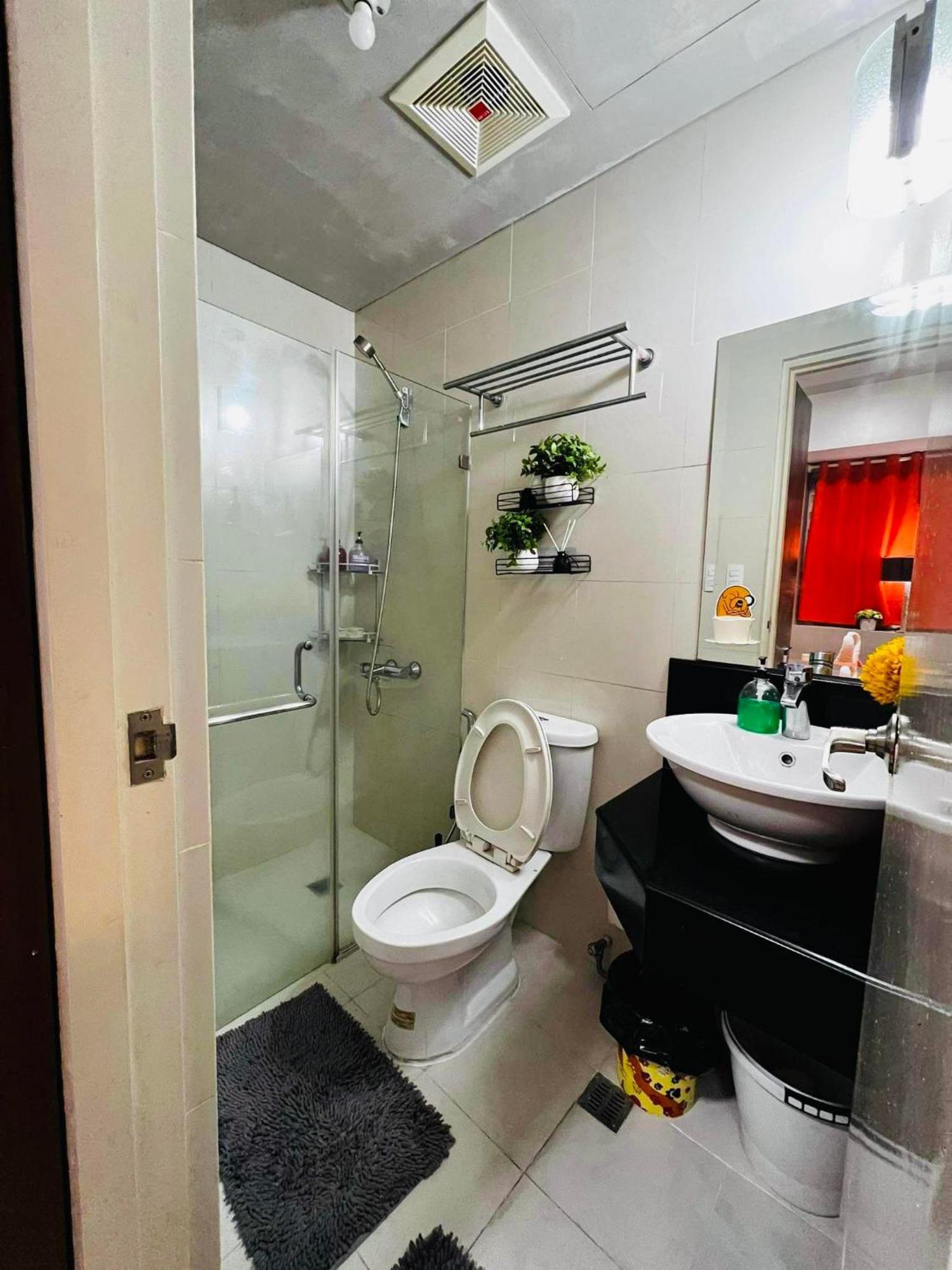 One Palm Tree Villas Condominium - Studio 10O With Balcony - Across Terminal 3 Airport Manila Exterior photo