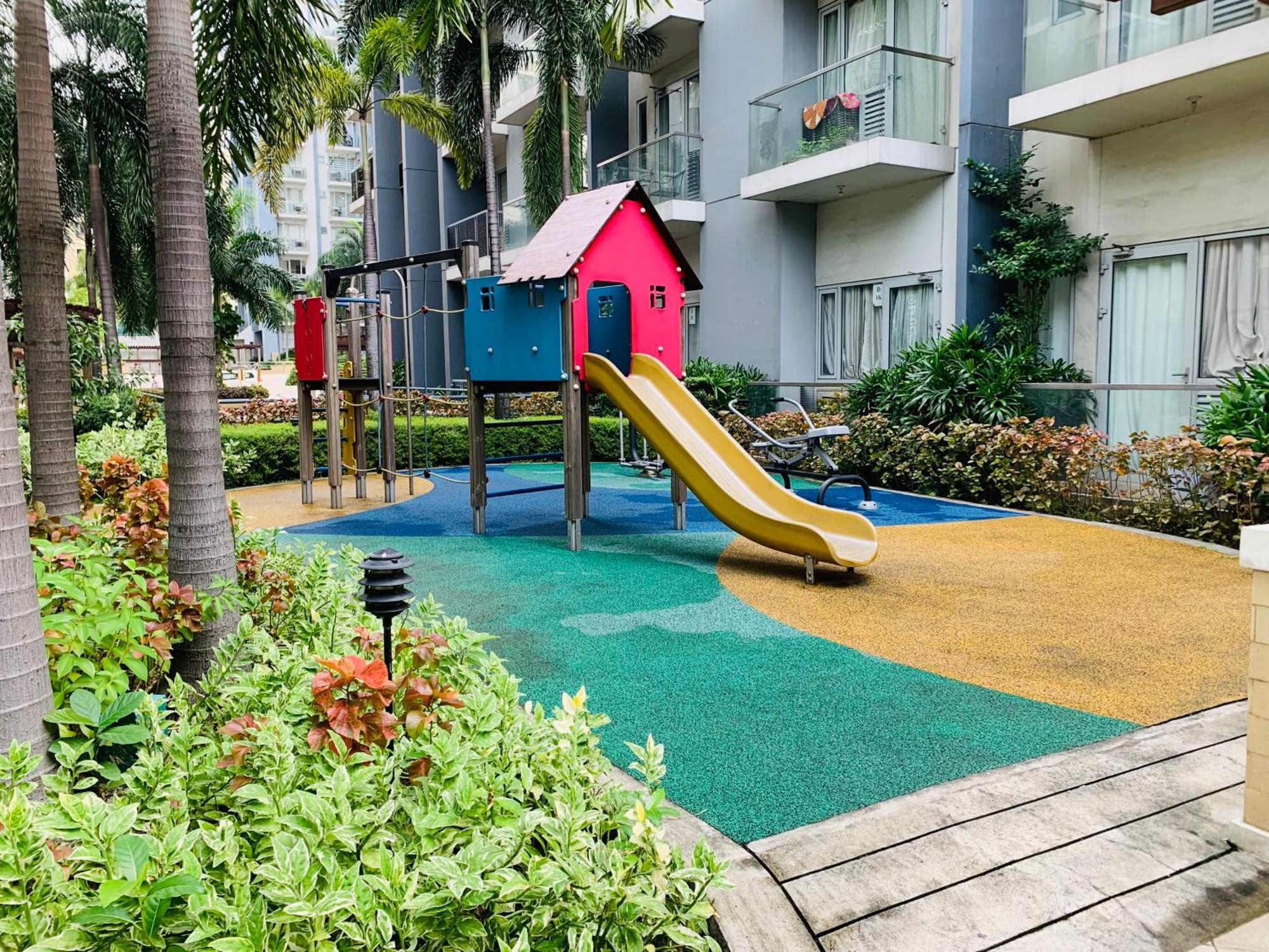 One Palm Tree Villas Condominium - Studio 10O With Balcony - Across Terminal 3 Airport Manila Exterior photo